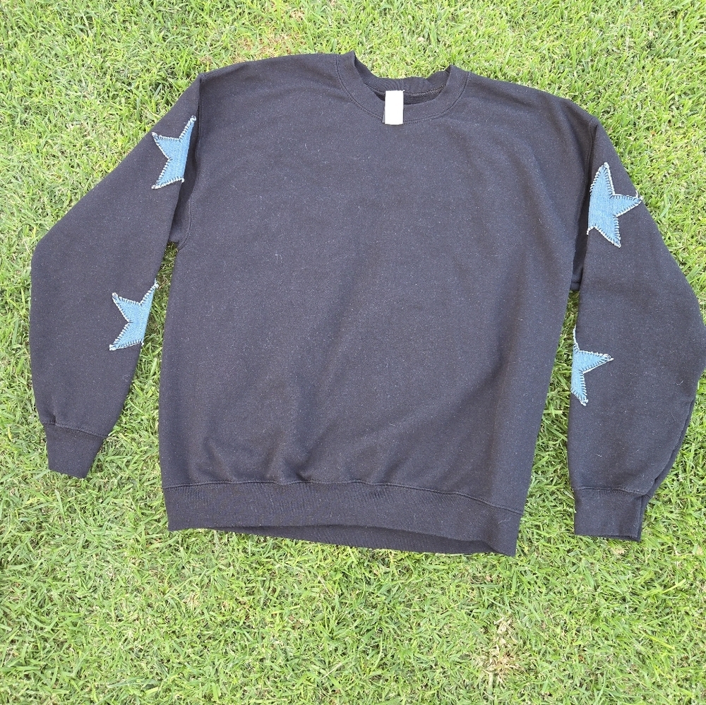 Threaded Gray Black Sweater with Blue Star On Sleeves Size L